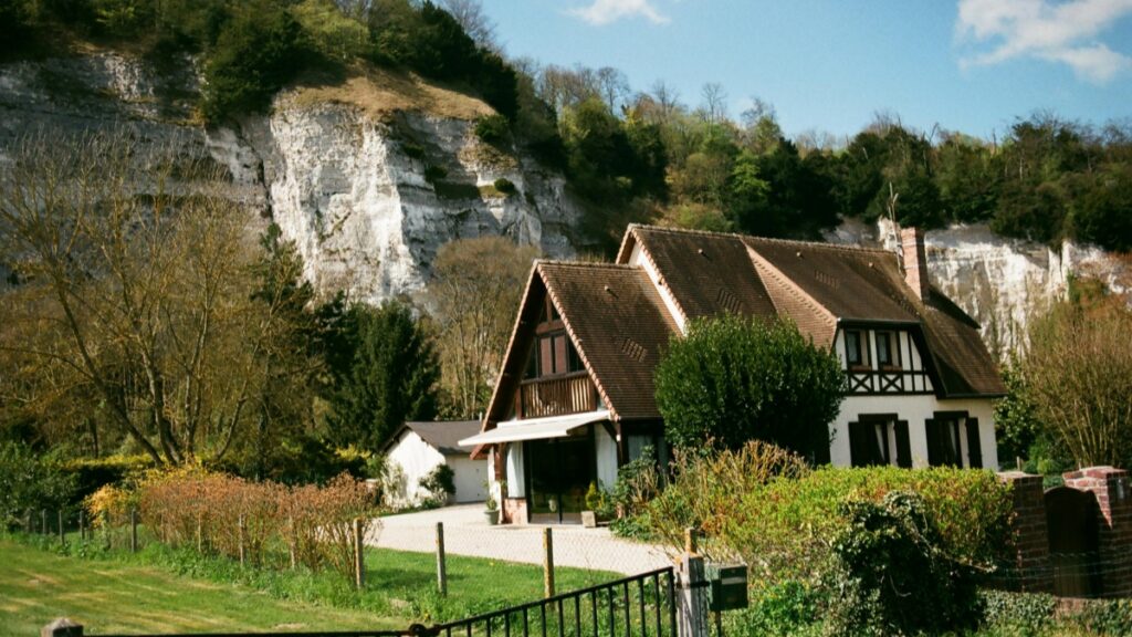 Ethiopia WhatsApp bloggers and India advertisers collaboration in 2025