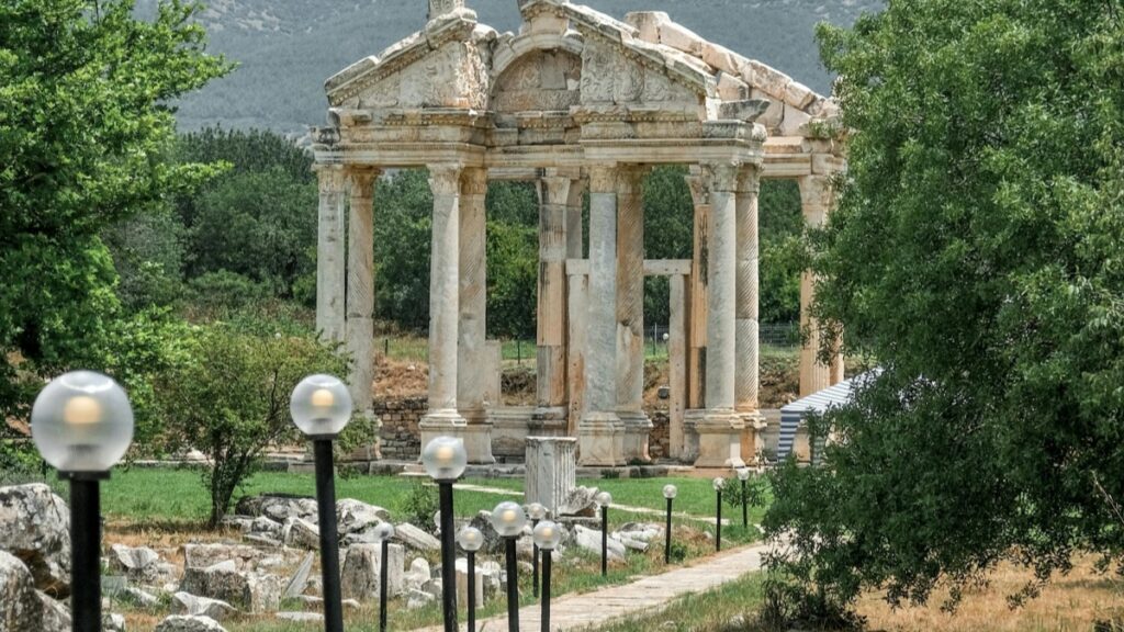 2025 भारत व्हाट्सएप सभी श्रेणी विज्ञापन दर कार्ड