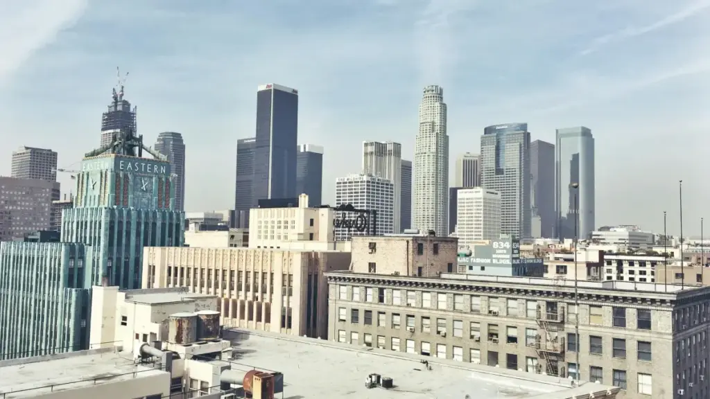 እንዴት ከዩናይትድ ስቴትስ የLinkedIn ፈጣሪዎችን ለቪውዋል ምርት ግምገማ ማክሰኞ እንደሚገኙ መርሀግብሮች እና ቀለም ላይ የሚሰሩ ስራዎች።