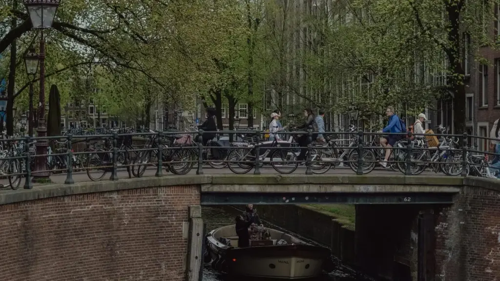 ኢትዮጵያ ማስታወቂያዎች፣ ስዊዘርላንድ የSpotify ፈጠራዎችን ለcreator-led ስልጠና ሲሰሩ እንዴት እንማራከር ፣ ምርጥ ዘዴዎችና ምክሮች።