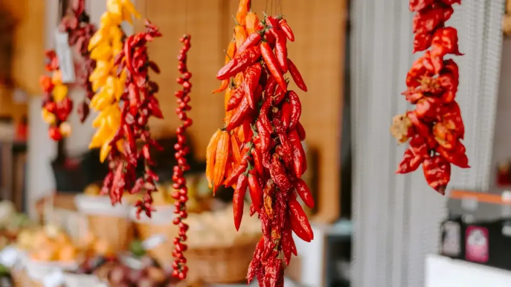 እንዴት ማለት፣ ኢትዮጵያ የሆኑ クリየተሮች በTwitch ላይ US ብራንዶችን ለሙዚቃ ሪአክሽን ቪዲዮዎች እንደሚያገናኙ በርሀርህ ምክር፣ ስራዎች እና ፕላትፎርም ስርዓቶች ጀርባ ያለ መመሪያ።